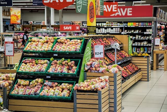 Nákup ‍šatů pro maminku ženicha: Doporučení a tipy